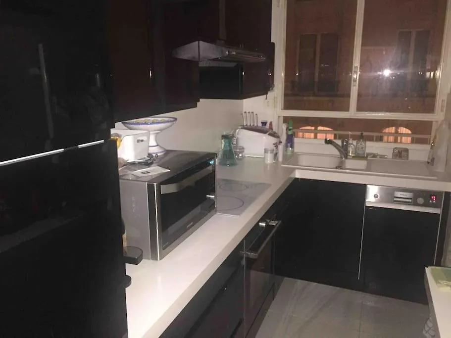 Bed & Breakfast Private Bedroom 2 Near Eiffel Tower, Saint Germain Paris Frankrike