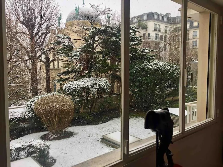 Private Bedroom 2 Near Eiffel Tower, Saint Germain Paris